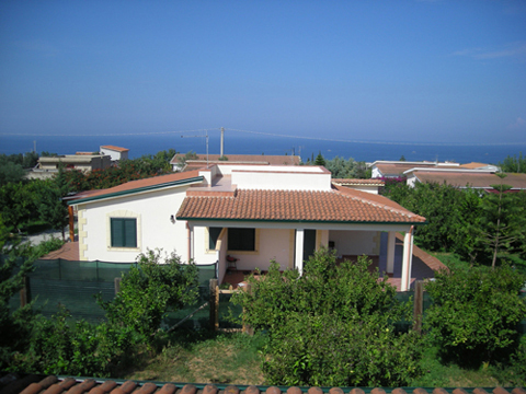 LA VILLA TRA I LIMONI IN SICILIA