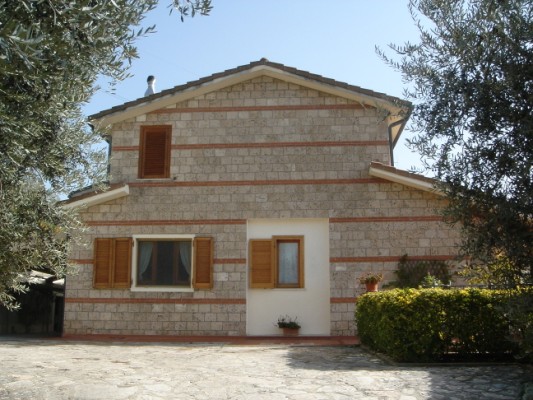 VILLA IN CAMPAGNA A 2 PASSI DALLA CASCATA DELLE MARMORE