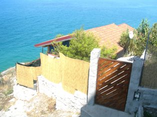 BAITA A PICCO SUL MARE PESCHICI GARGANO PUGLIA