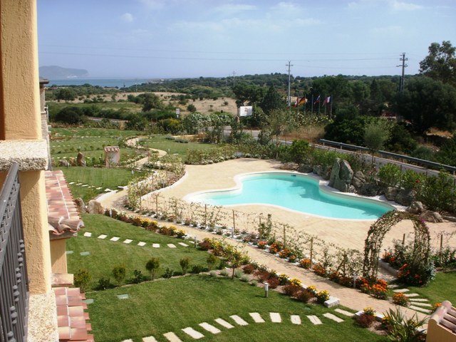 VISTA MARE PISCINA E GIARDINO A PORTO SAN PAOLO